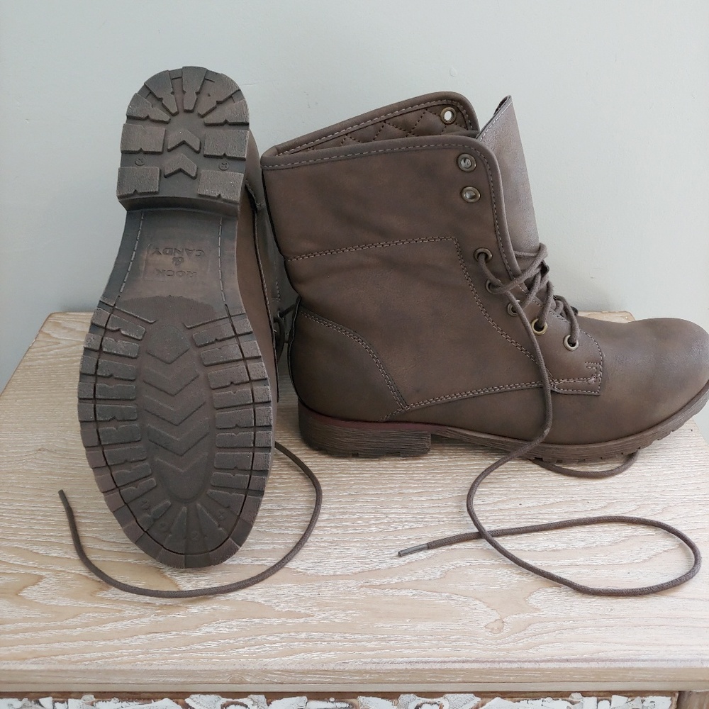 Shoes - Picture 5 of 5